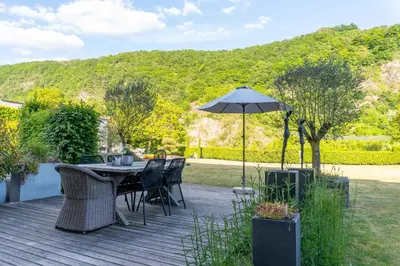 Ein allgemeiner Bergblick oder ein Berglick von der Ferienwohnung aus