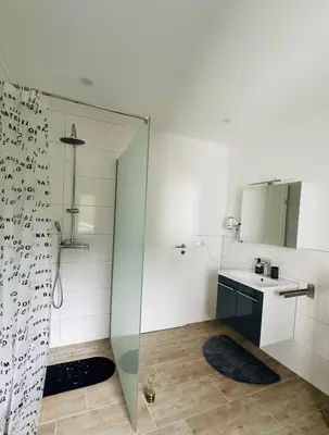 Ein Badezimmer in der Unterkunft Apartment in Rittersdorf