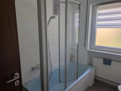 Ein Badezimmer in der Unterkunft Spacious and Luminous Apartment in a Bungalow