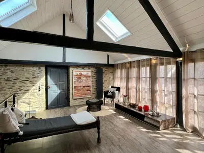 Ein Bett oder Betten in einem Zimmer der Unterkunft BG Living & Hosting - Mosel Winzerhaus an der Lieser mit Sonnenterrasse & Privatparkplatz - Nähe Bernkastel-Kues
