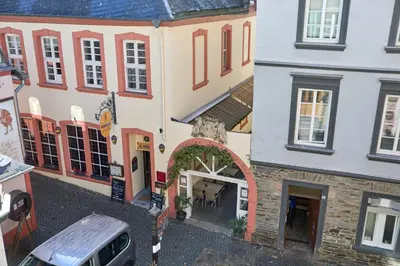 Das Gebäude in dem sich die Ferienwohnung befindet