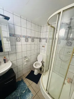 Ein Badezimmer in der Unterkunft Privat Studio mit Doppelbett