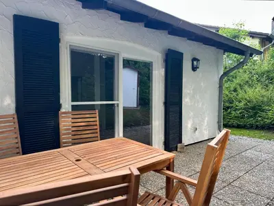 Das Gebäude in dem sich das Ferienhaus befindet