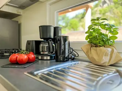 Kaffee-/Teezubehör in der Unterkunft Holiday Home Tiny Haus Vierseenblick Nummer 3 by Interhome
