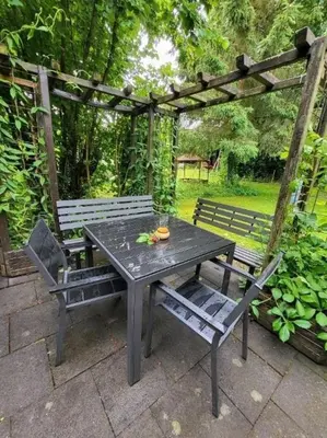 Ein Garten an der Unterkunft Haus Blumengarten