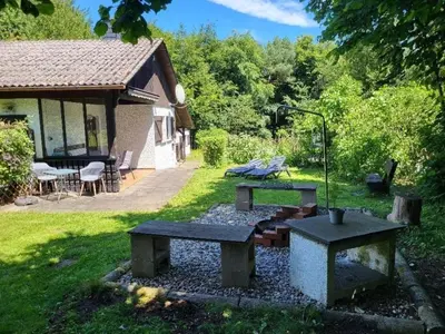 Ein Garten an der Unterkunft Haus Ferienglück