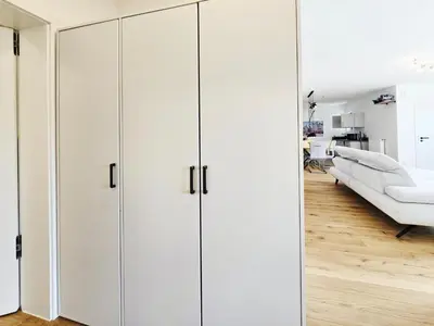 Ein Bett oder Betten in einem Zimmer der Unterkunft BAT Home Solutions Trierweiler - alles was ein Hotel nicht bietet - 80 qm, 3 Zimmer, 5 Personen, Terrasse, BBQ und Kino
