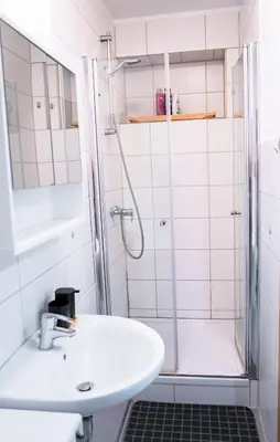 Ein Badezimmer in der Unterkunft Esperanza-Fewo Bullay an der Mosel , zentral gelegen, gemütlich, mit schöner Aussicht
