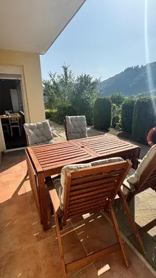 Ein allgemeiner Bergblick oder ein Berglick von der Ferienwohnung aus