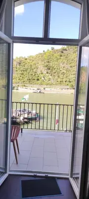 Ein Balkon oder eine Terrasse in der Unterkunft Hotel Zur Fähre