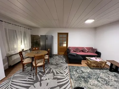 Ein Sitzbereich in der Unterkunft Winningen Ferienwohnung Beste Lage Terrasse