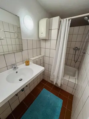 Ein Badezimmer in der Unterkunft RheinOase mit Garten für Familien & Gruppen