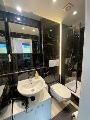 Ein Badezimmer in der Unterkunft 1 Koblenz - Renovierte Unterkunft am Rhein - eigenes Bad, Küche, Wifi
