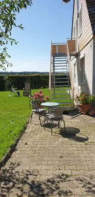 Ein Garten an der Unterkunft Ferienwohnung Eifelglück Hupperath