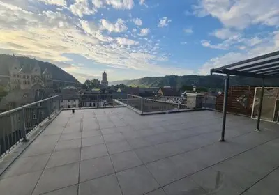 Ein allgemeiner Bergblick oder ein Berglick von der Ferienwohnung aus