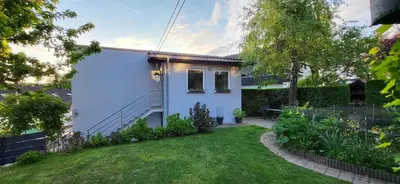 Ein Garten an der Unterkunft Ferienwohnung Heilklima