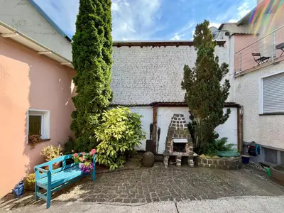 Ein Garten an der Unterkunft Auszeit zwischen Mosel und Nürburgring