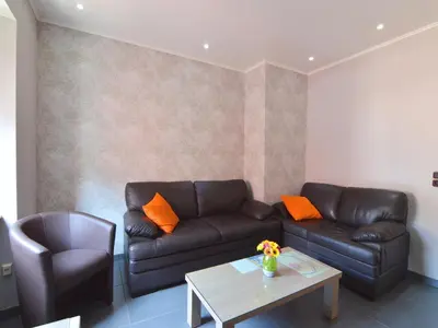 Ein Sitzbereich in der Unterkunft Attractive Apartment in Zell near River