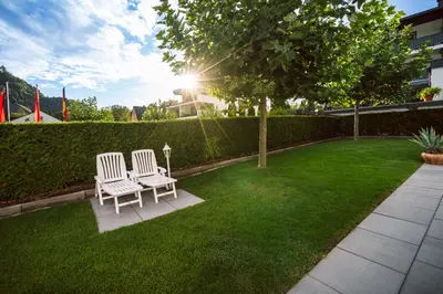 Ein Garten an der Unterkunft Hotel Bisenius