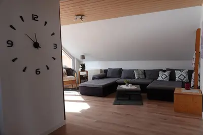 Ein Sitzbereich in der Unterkunft FeWo Luna - Wohnen am Tor zum Nationalpark Hunsrück-Hochwald