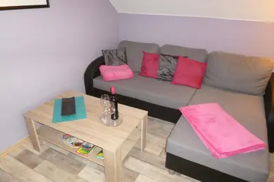 Ein Sitzbereich in der Unterkunft Ferienwohnung Uni Koblenz