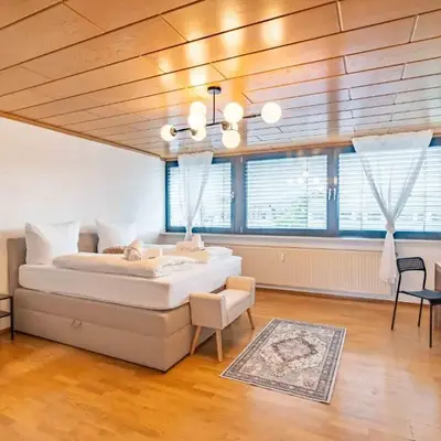 City Wohnung am Hbf mit 2 Schlafzimmern und Sky