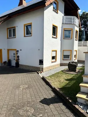 Das Gebäude in dem sich die Ferienwohnung befindet