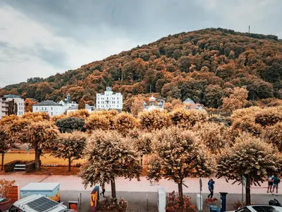 Ein allgemeiner Bergblick oder ein Berglick von der Ferienwohnung aus