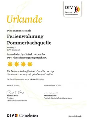 Ein Zertifikat, Auszeichnung, Logo oder anderes Dokument, das in der Unterkunft Ferienwohnung Pommerbachquelle ausgestellt ist