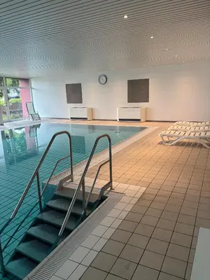Der Swimmingpool an oder in der Nähe von Ferienwohnung Studio 205 im Taunusblick