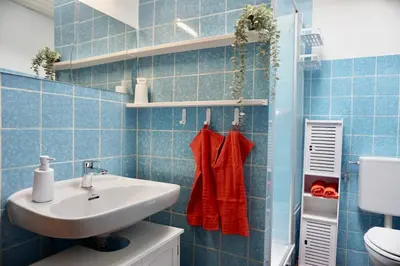 Ein Badezimmer in der Unterkunft NEU Gemütliche Wohnung für max 5 Personen mit Balkon nähe Mosel mit Blick auf die Weinberge