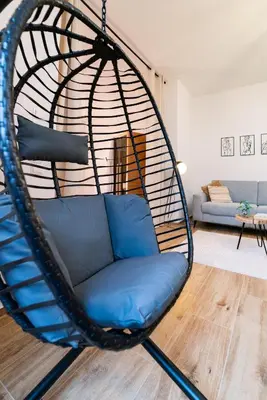 Ein Sitzbereich in der Unterkunft SALUS Living - Loft-Infrarotsauna-ruhiger Innenhof-Innenstadt