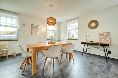 Grundriss der Unterkunft DTV-zertifiziertes 5-Sterne-Ferienhaus an der Mosel mit Garten, Weinbergblick & Privatparkplatz - BG Living & Hosting