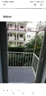 Ein Balkon oder eine Terrasse in der Unterkunft Privatroom small 5 min from Railstation