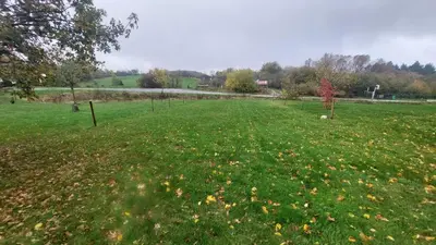 Ein Garten an der Unterkunft Haus am Golfplatz Cochem Mosel