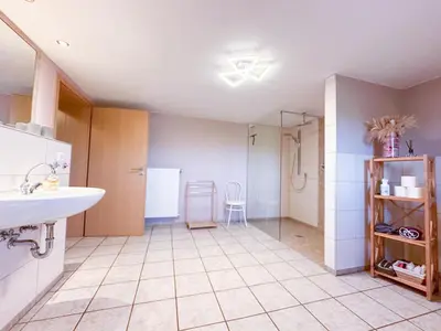 Ein Badezimmer in der Unterkunft Eifelleben Kleinlangenfeld