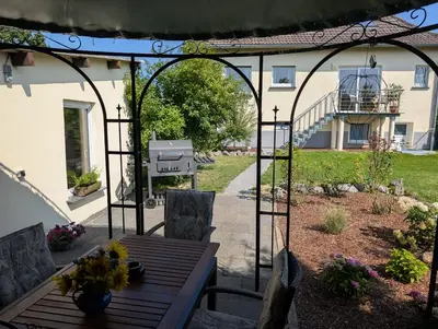 Ein Garten an der Unterkunft Ferienhaus MAWO 4 Sterne