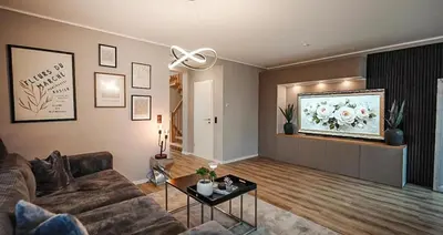 TV/Unterhaltungsangebot in der Unterkunft Große Doppelhaushälfte mit Sauna, Pool & Garten