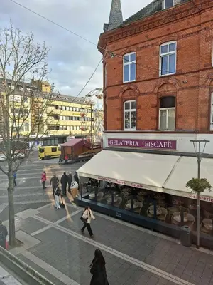 Gäste, die in der Unterkunft Citystudio Neuwied mit Schlafgalerie bis 6 Gäste direkt am Luisenplatz übernachten