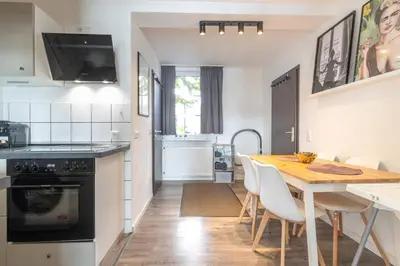 Küche/Küchenzeile in der Unterkunft Wunderschöne Ferienwohnung direkt am Rhein