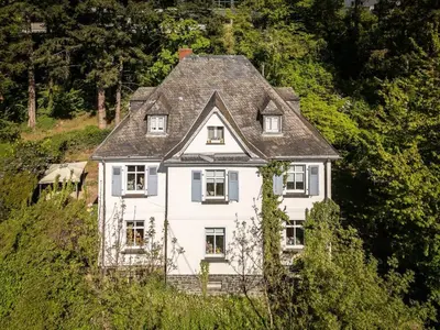 Das Gebäude in dem sich die Ferienwohnung befindet