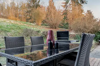 Ein Garten an der Unterkunft Spacious apartment with garden