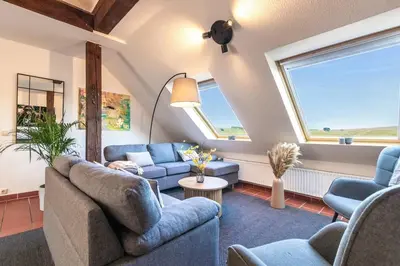 Ein Sitzbereich in der Unterkunft Wohnen mit Weitblick-Eifel pur