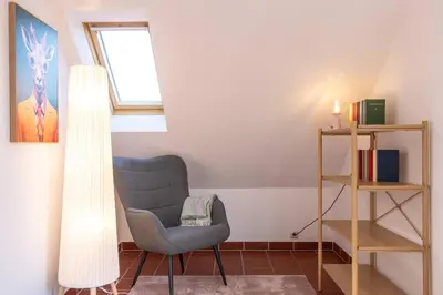 Ein Sitzbereich in der Unterkunft Wohnen mit Weitblick-Eifel pur