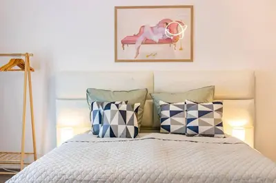 Ein Bett oder Betten in einem Zimmer der Unterkunft Design-Altbaujuwel in Neuwied
