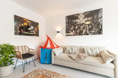 Ein Sitzbereich in der Unterkunft Romantische Wohnung in der Moselregion