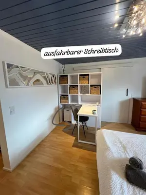 Ein Bett oder Betten in einem Zimmer der Unterkunft Little Rose - modern, central, near train station, WiFi & parking nearby