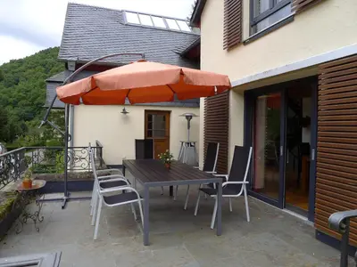 Das Gebäude in dem sich das Ferienhaus befindet