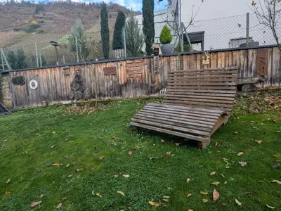 Ein Garten an der Unterkunft Movika