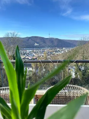 Ein allgemeiner Bergblick oder ein Berglick von der Ferienwohnung aus